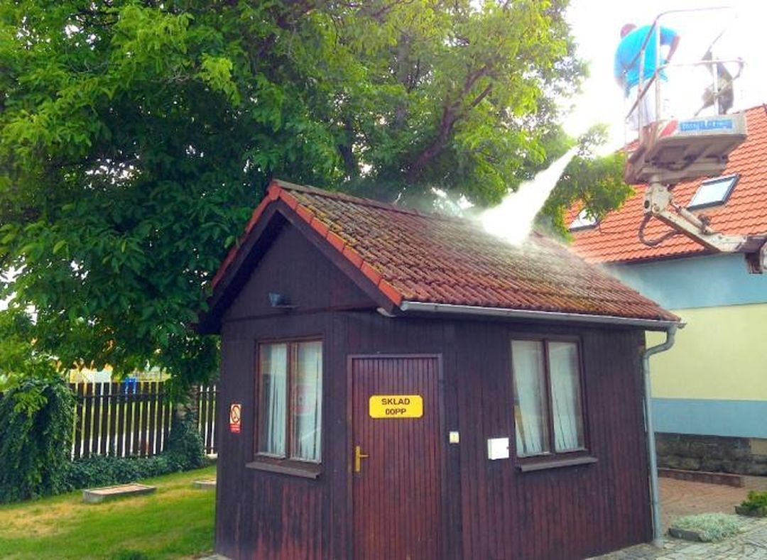 Renovace a čištění střech