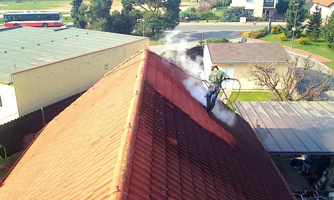 Renovace a čištění střech